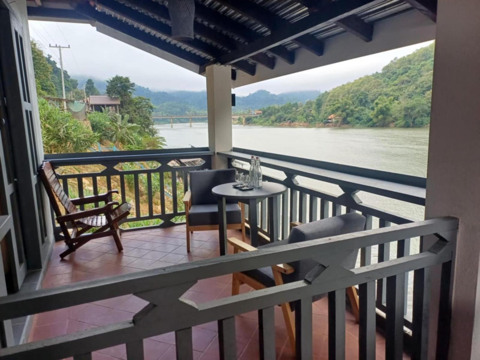 Dokchampa River View Villa Nong Khiaw Екстер'єр фото