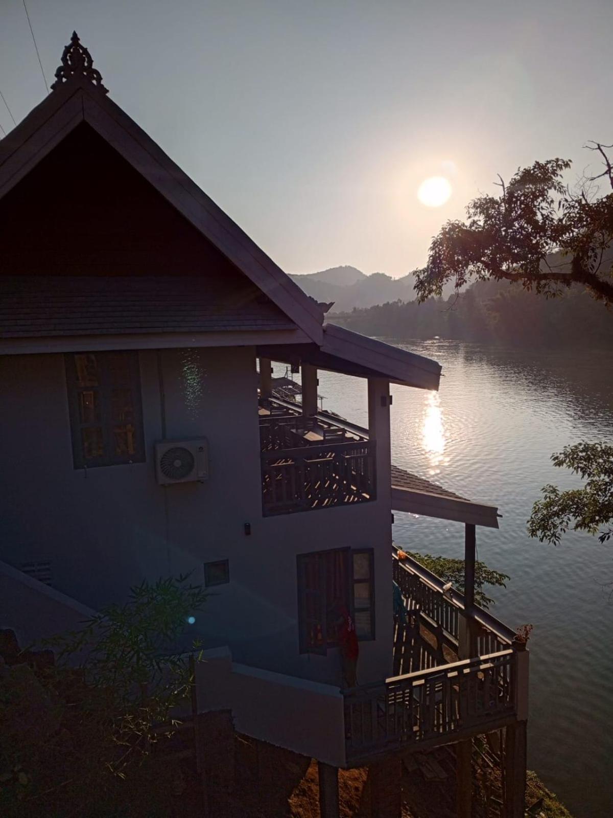 Dokchampa River View Villa Nong Khiaw Екстер'єр фото