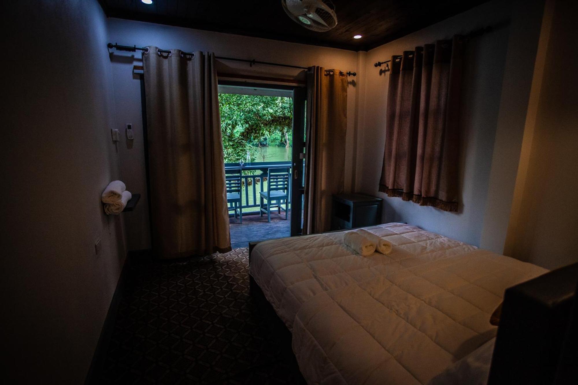 Dokchampa River View Villa Nong Khiaw Екстер'єр фото