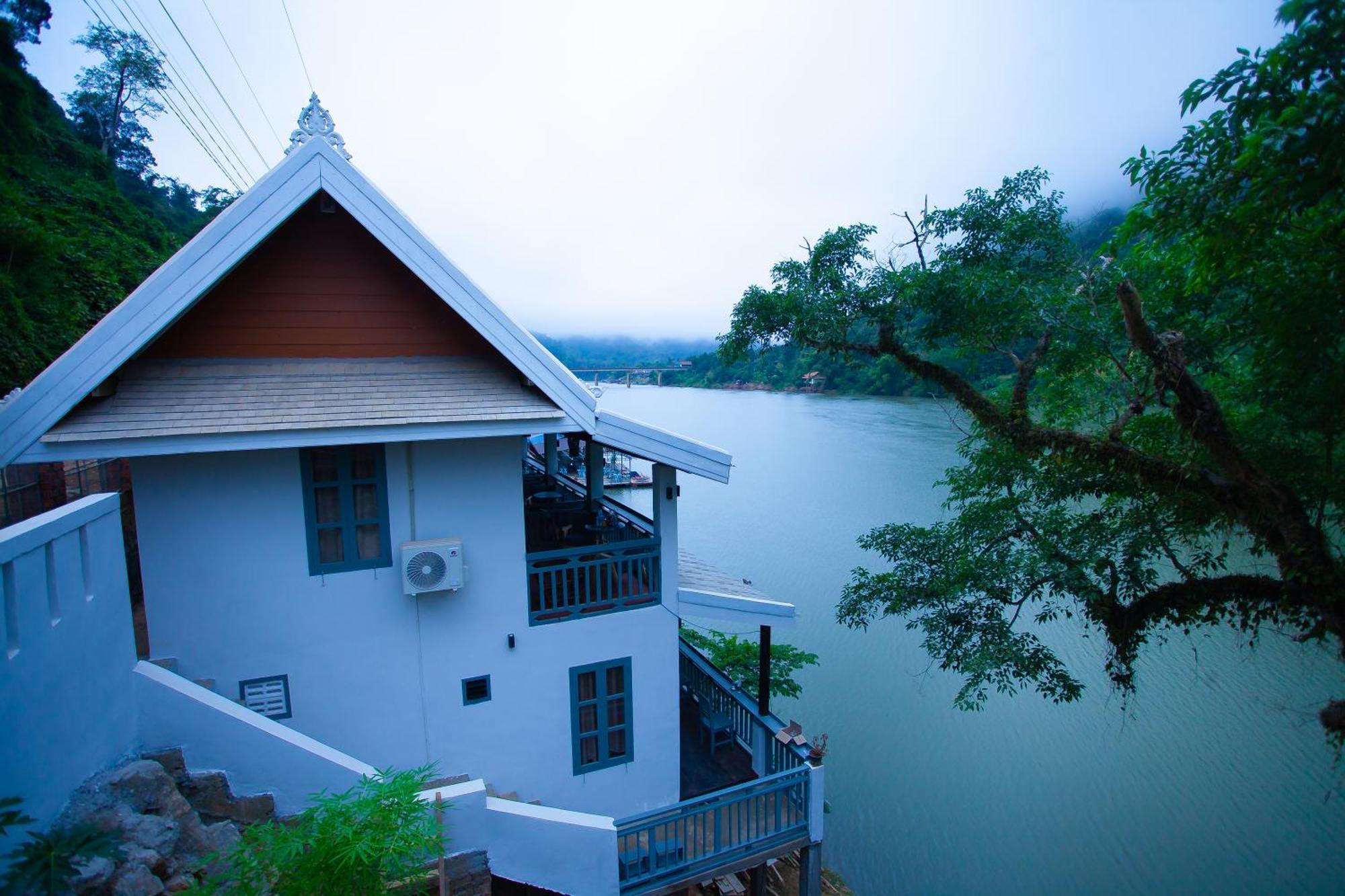 Dokchampa River View Villa Nong Khiaw Екстер'єр фото