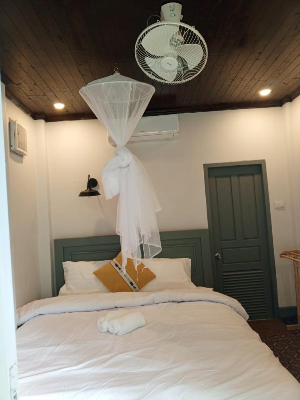 Dokchampa River View Villa Nong Khiaw Екстер'єр фото